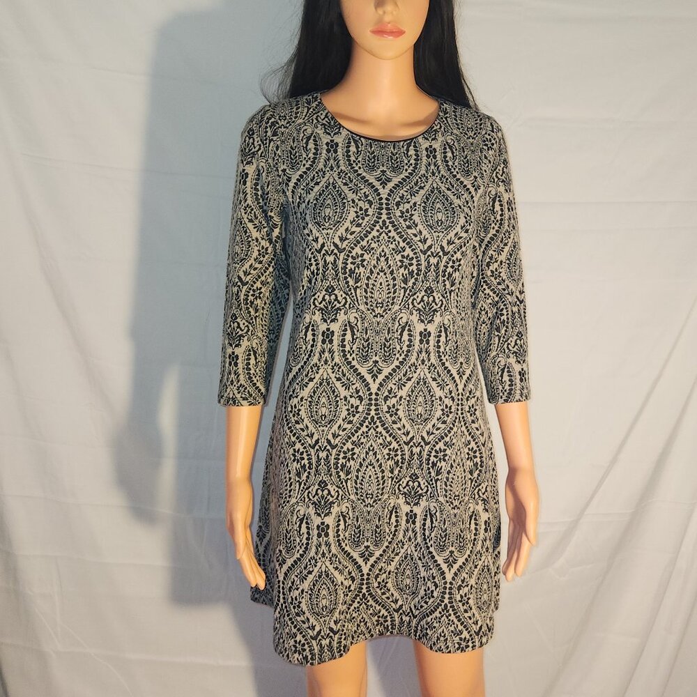 LONDON STYLE collection short dress. Tan/Black in size 4-Petite